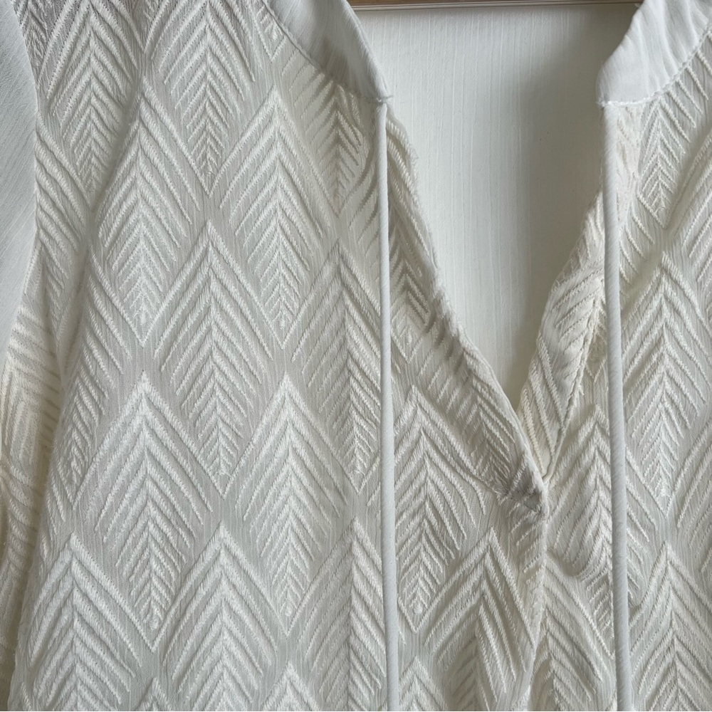 Banana Republic XS White Embroidered Sheer Blouse Officecore Corpcore - Picture 5 of 6